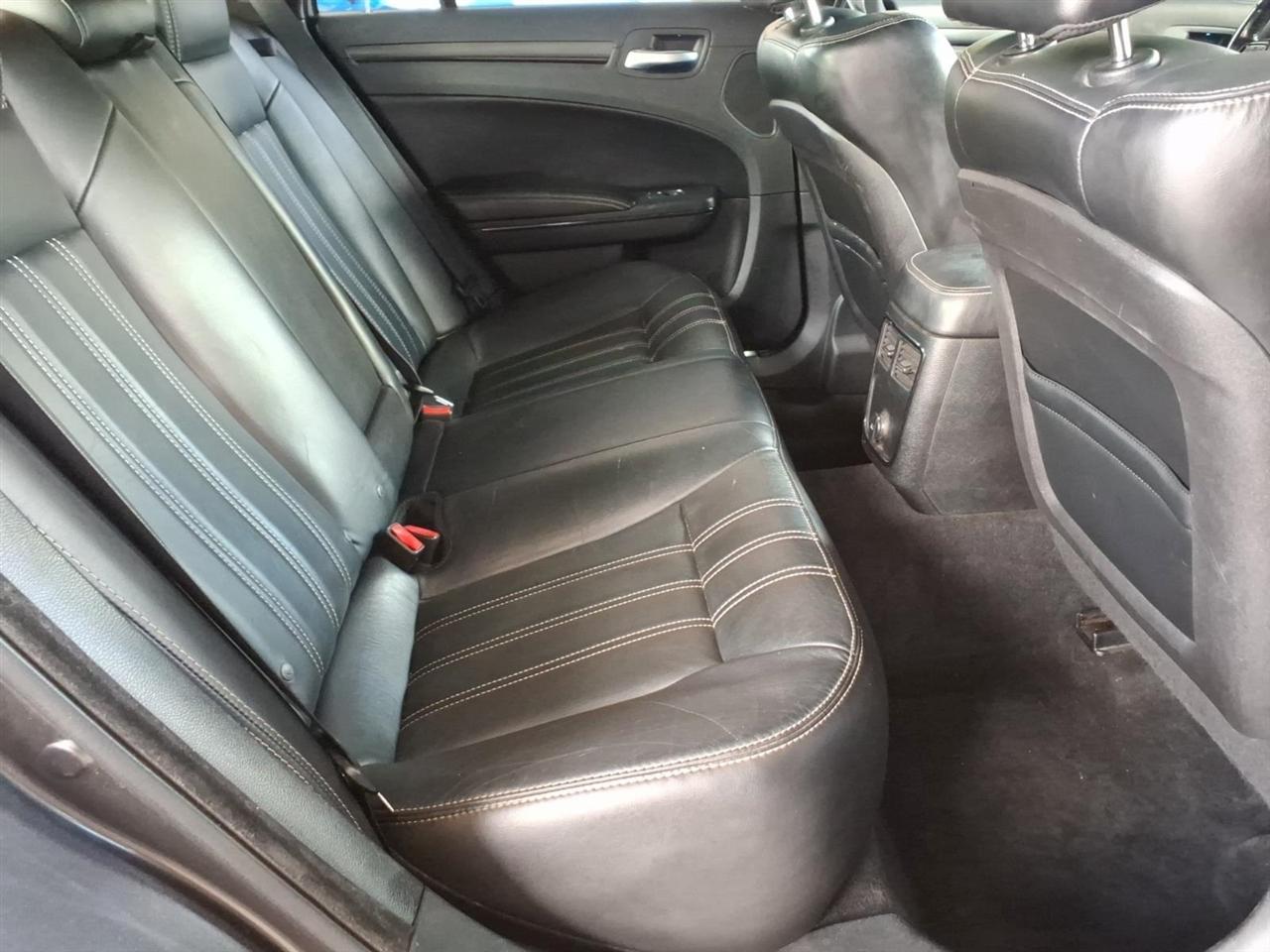 Chrysler 300  2013
