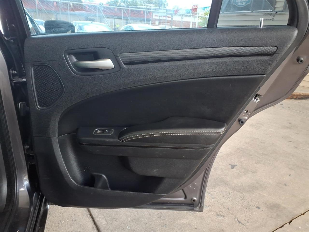 Chrysler 300  2013