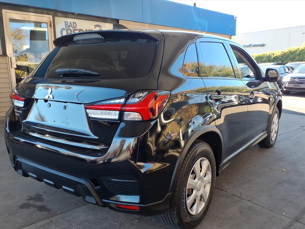 Mitsubishi Outlander Sport  2021