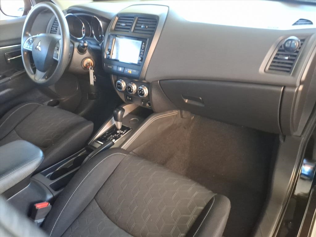 Mitsubishi Outlander Sport  2021