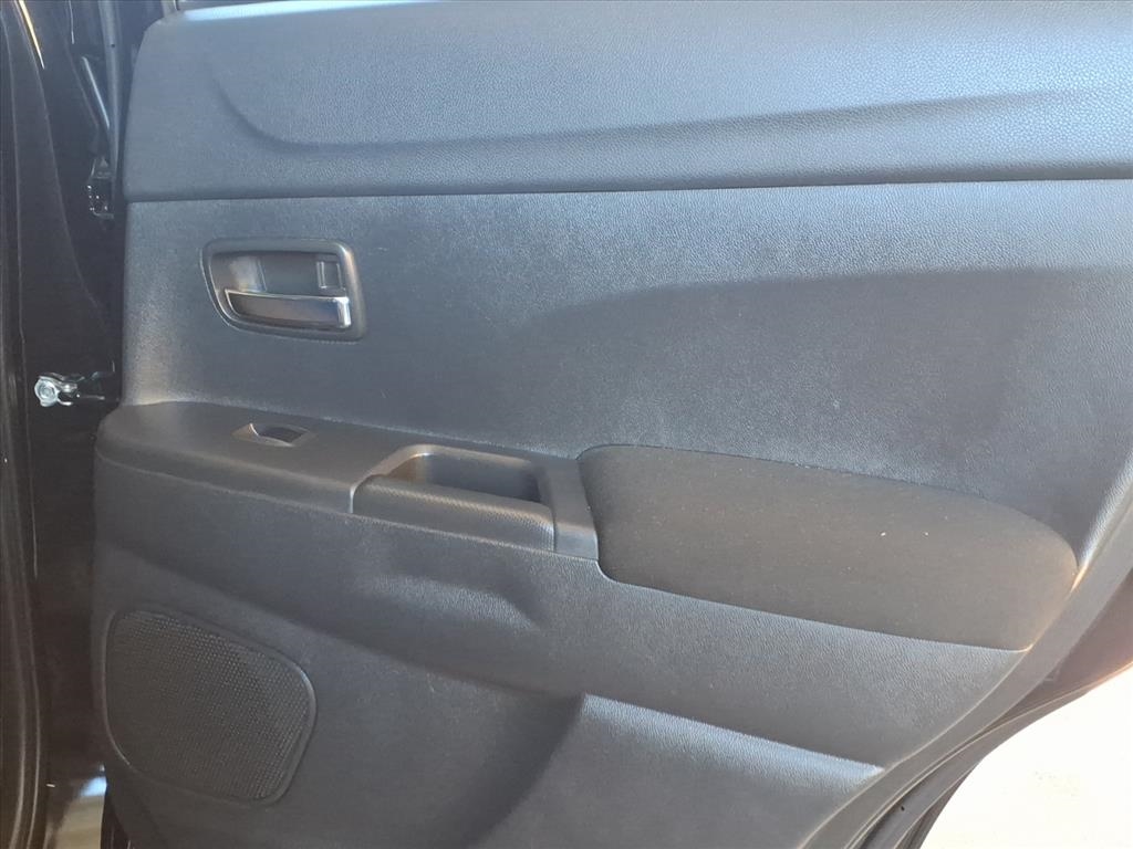 Mitsubishi Outlander Sport  2021