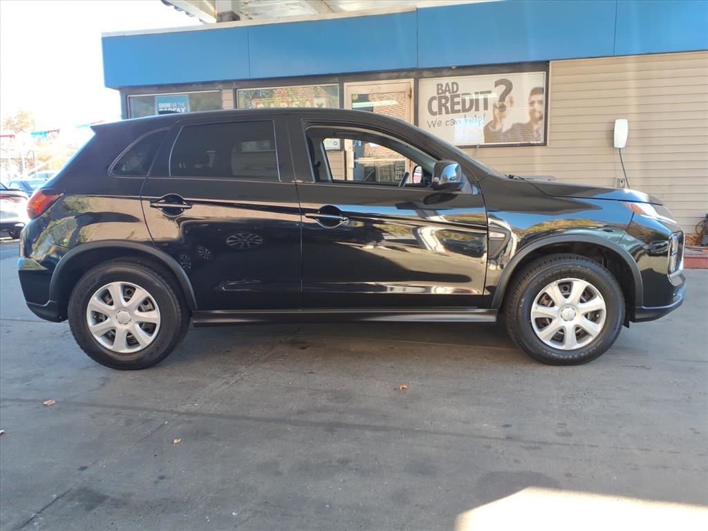 Mitsubishi Outlander Sport  2021