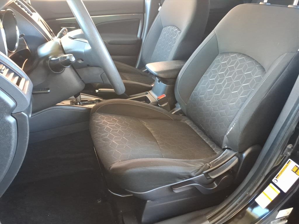 Mitsubishi Outlander Sport  2021