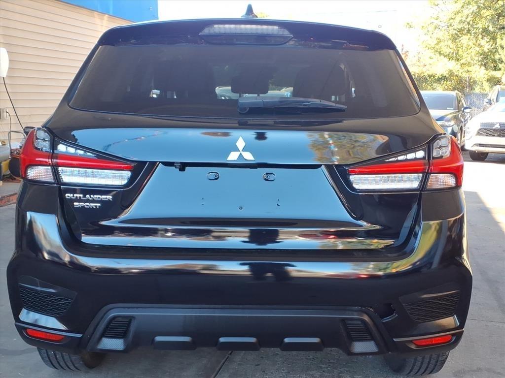 Mitsubishi Outlander Sport  2021