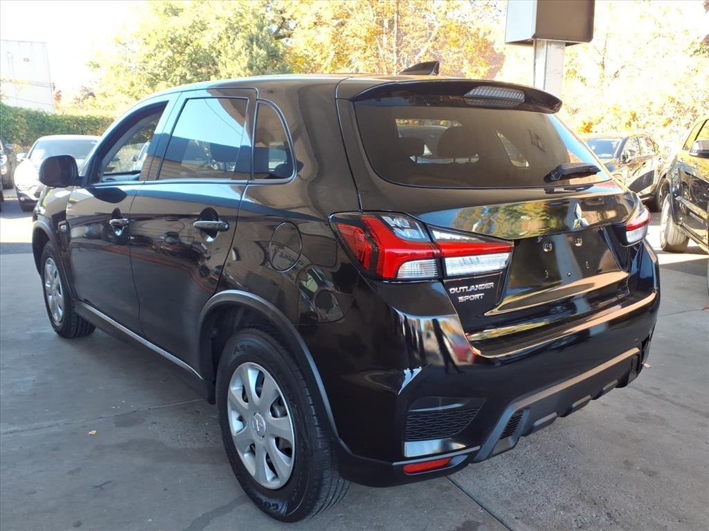 Mitsubishi Outlander Sport  2021