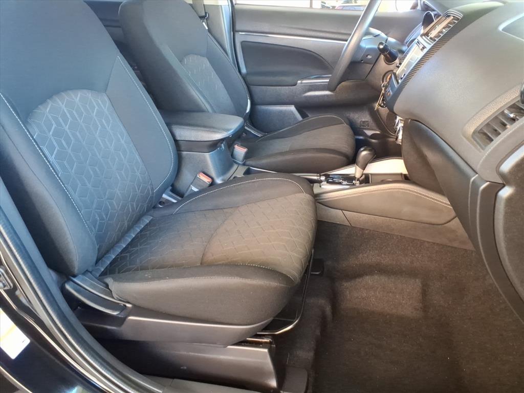 Mitsubishi Outlander Sport  2021