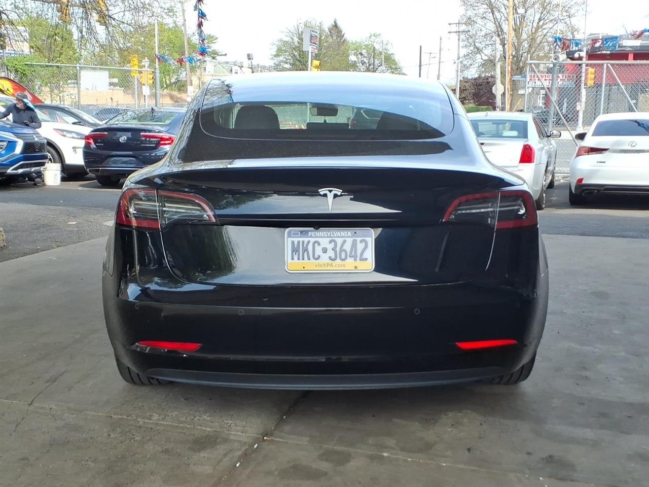Tesla Model 3  2020