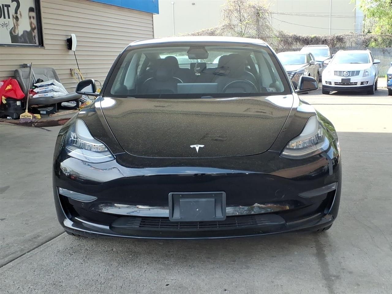 Tesla Model 3  2020