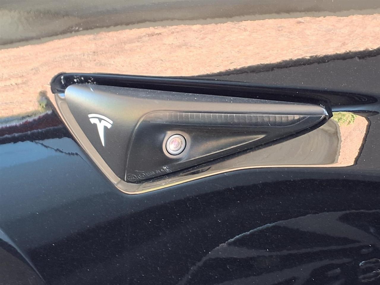 Tesla Model 3  2020