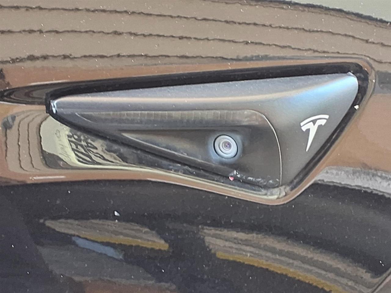 Tesla Model 3  2020