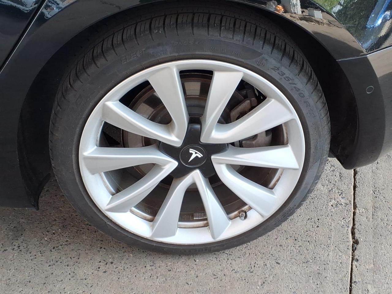 Tesla Model 3  2020