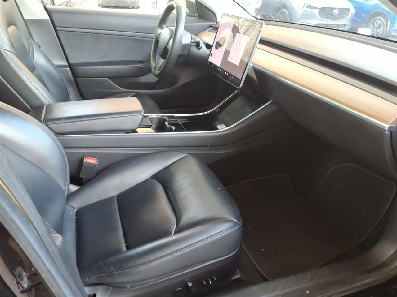 Tesla Model 3  2020