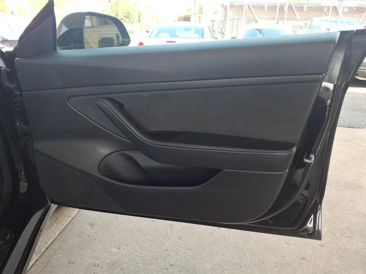 Tesla Model 3  2020