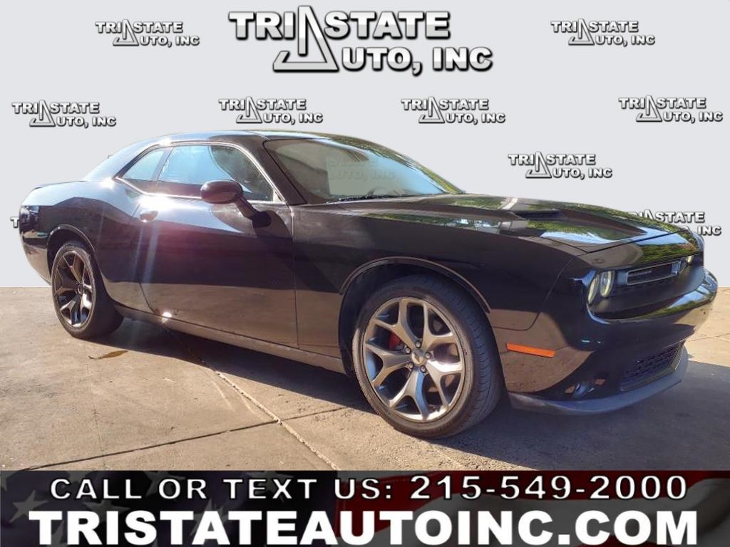 2017 Dodge Challenger Coupe 2D SXT Plus V6