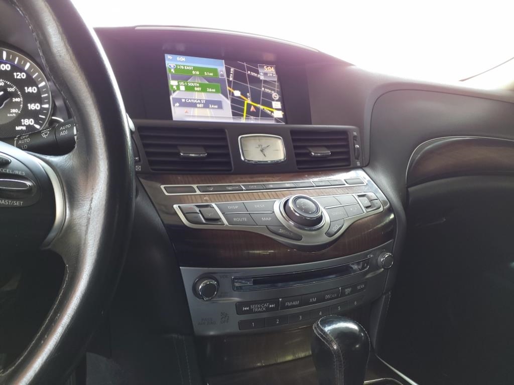 Infiniti M37  2012