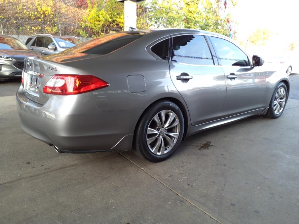 Infiniti M37  2012