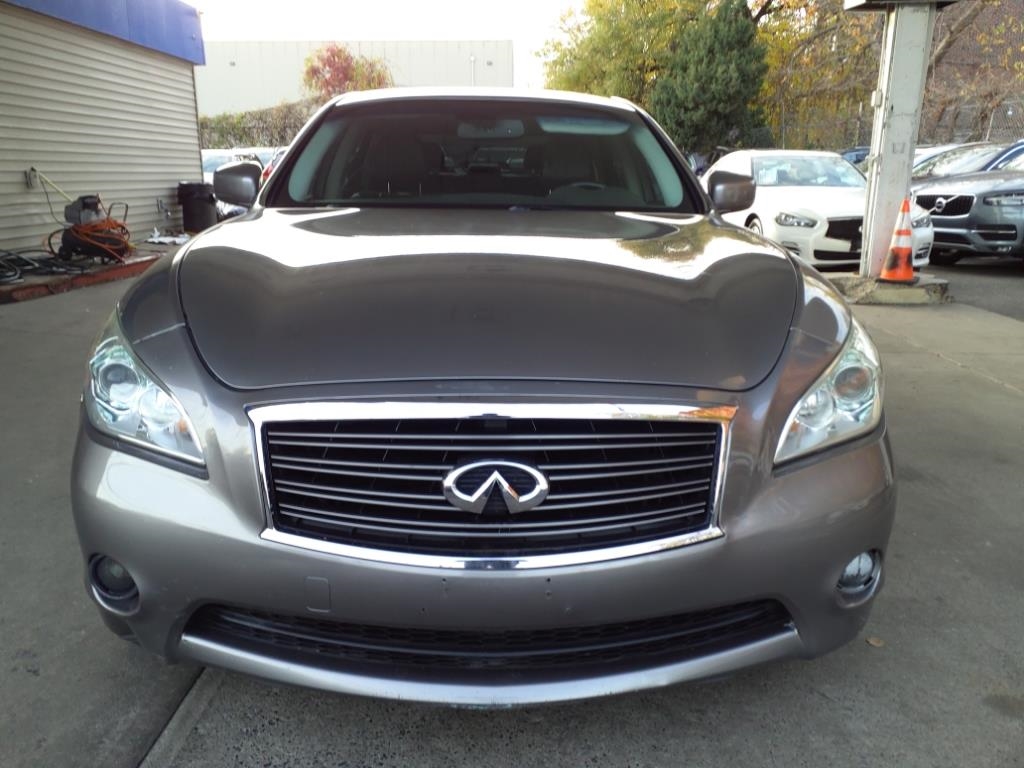 Infiniti M37  2012