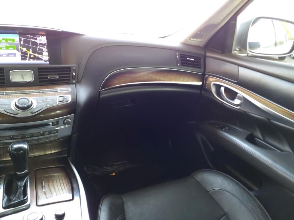 Infiniti M37  2012