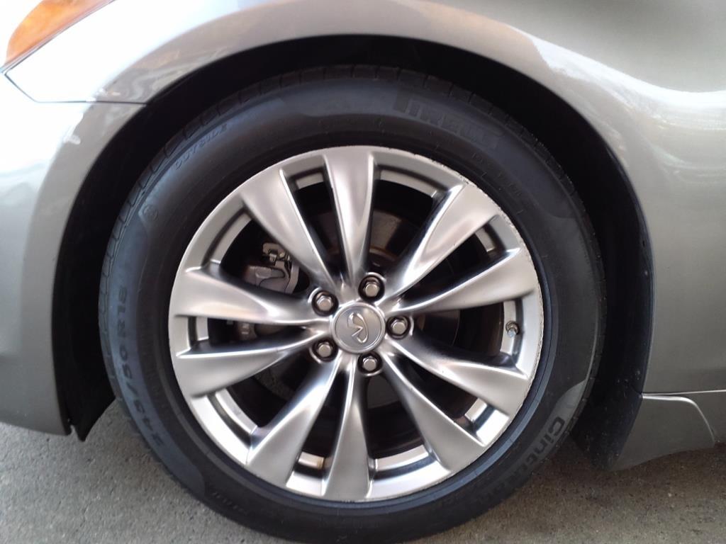 Infiniti M37  2012