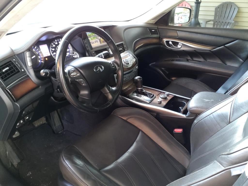 Infiniti M37  2012