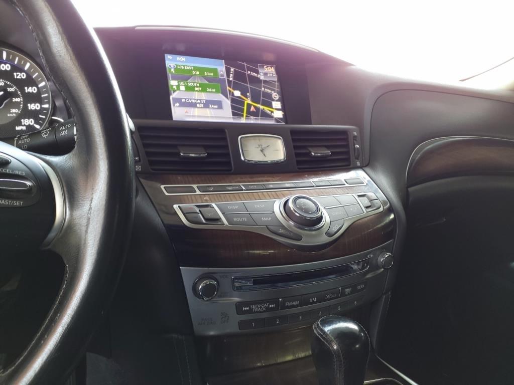 Infiniti M37  2012