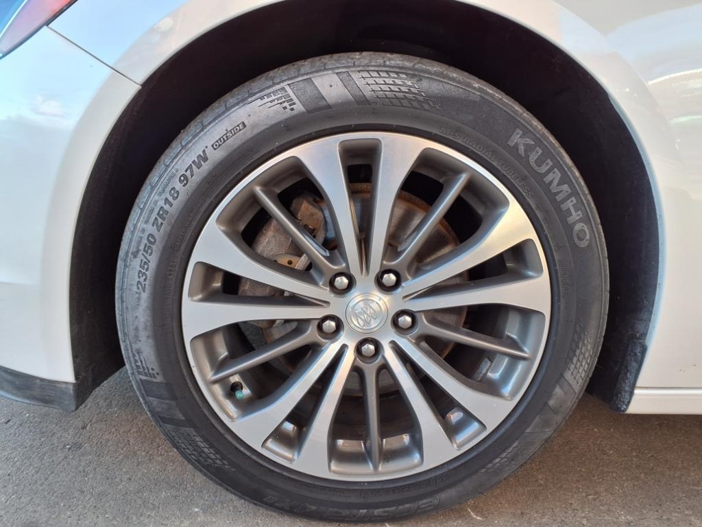 Buick LaCrosse  2017 Buick LaCrosse  2017