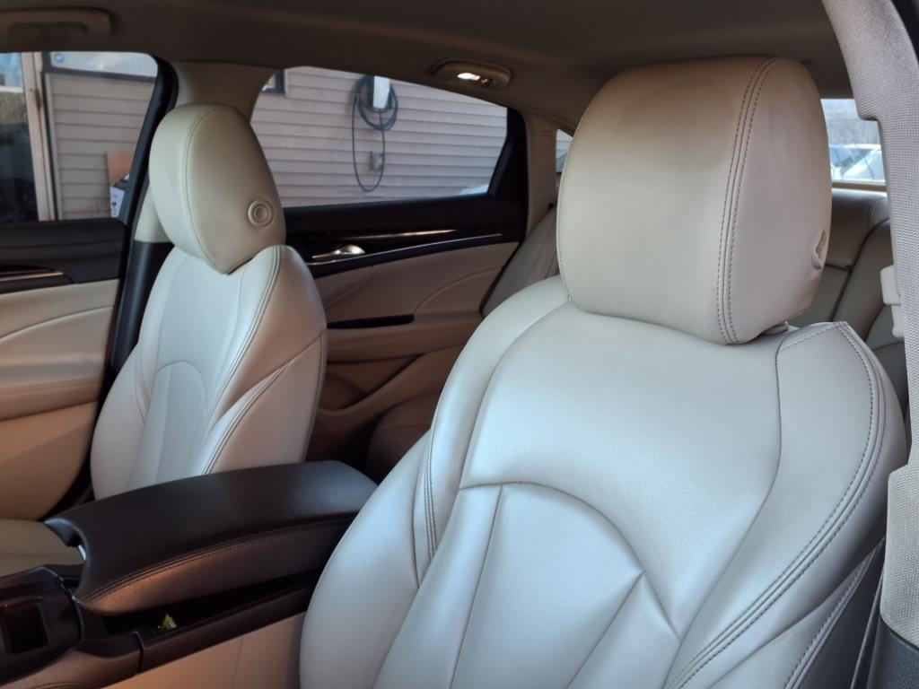 Buick LaCrosse  2017 Buick LaCrosse  2017