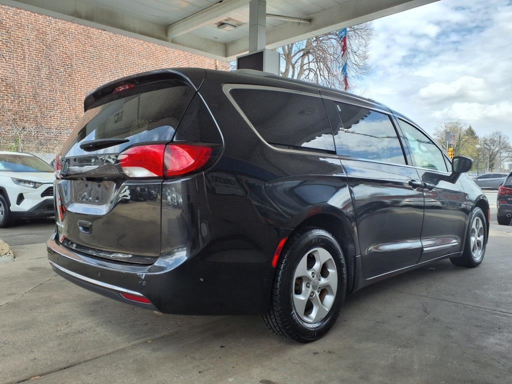 Chrysler Pacifica  2017