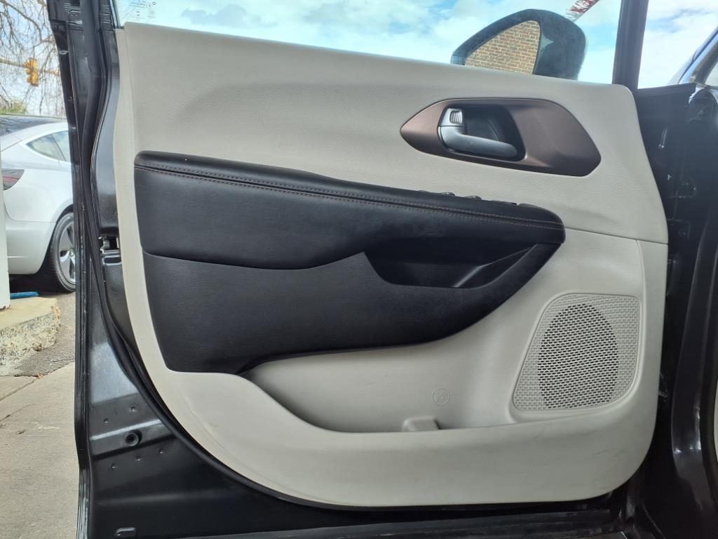 Chrysler Pacifica  2017