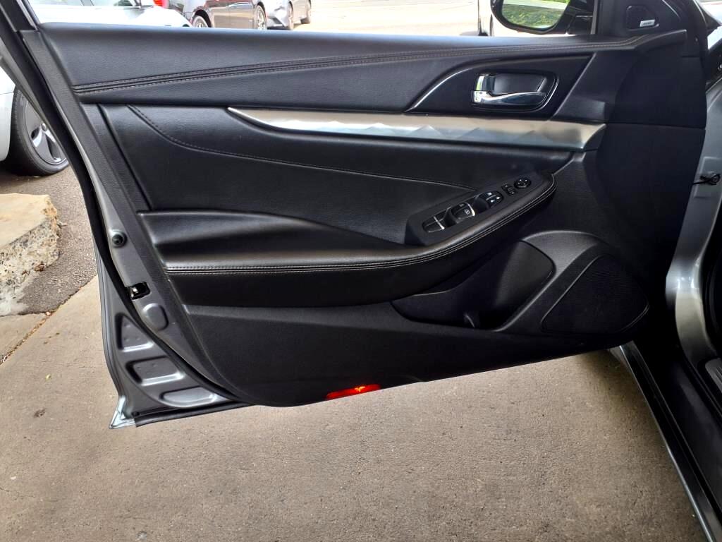Nissan Maxima  2019