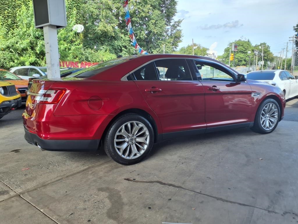 2015 Ford Taurus Limited photo 2