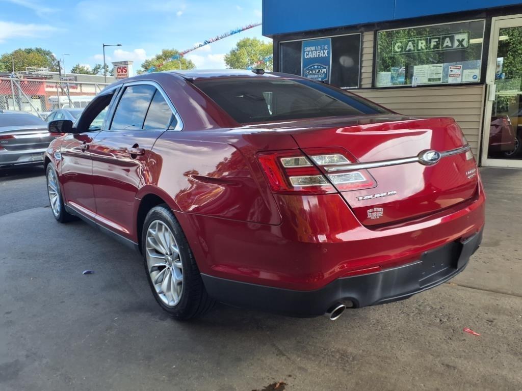 Ford Taurus  2015