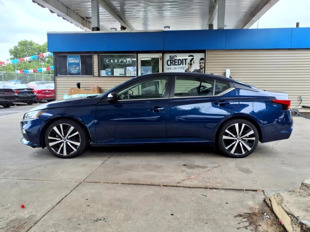 Nissan Altima  2022