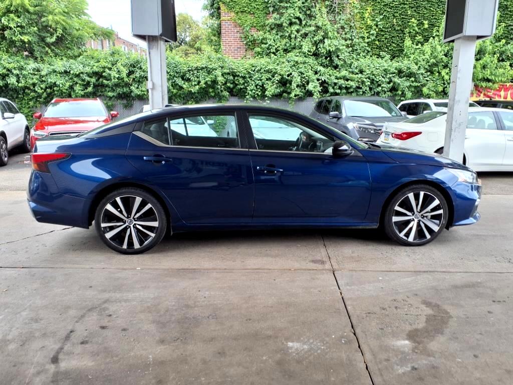 Nissan Altima  2022