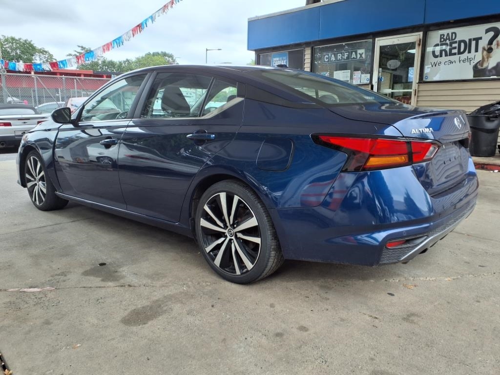 Nissan Altima  2022