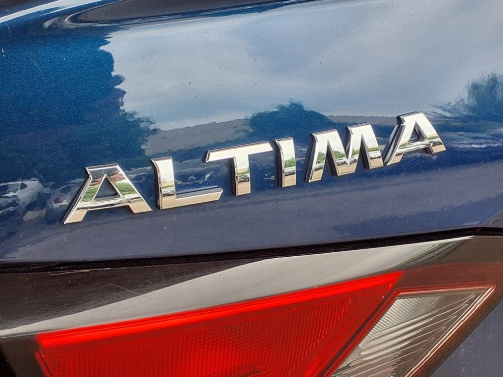 Nissan Altima  2022