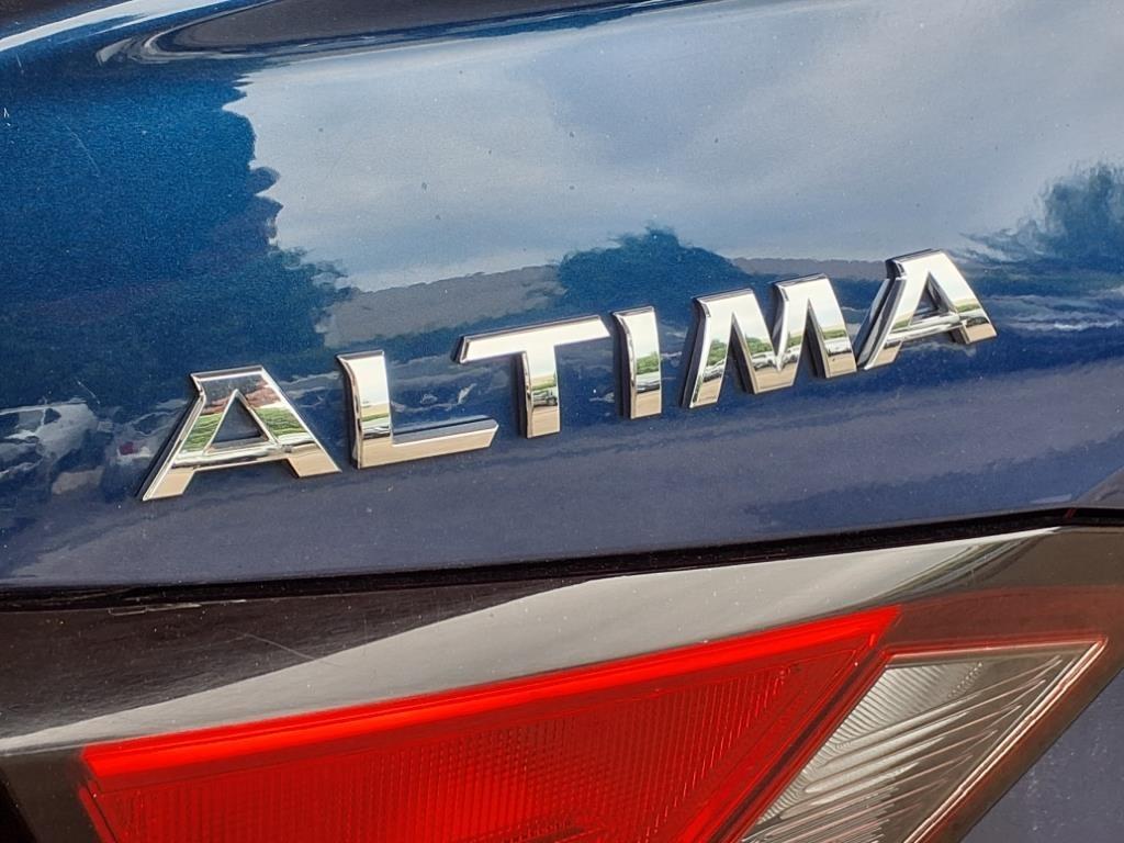 Nissan Altima  2022