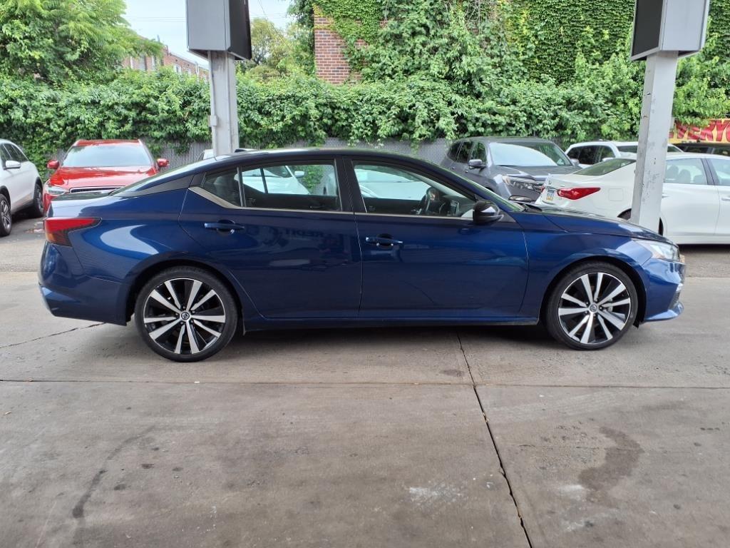 Nissan Altima  2022