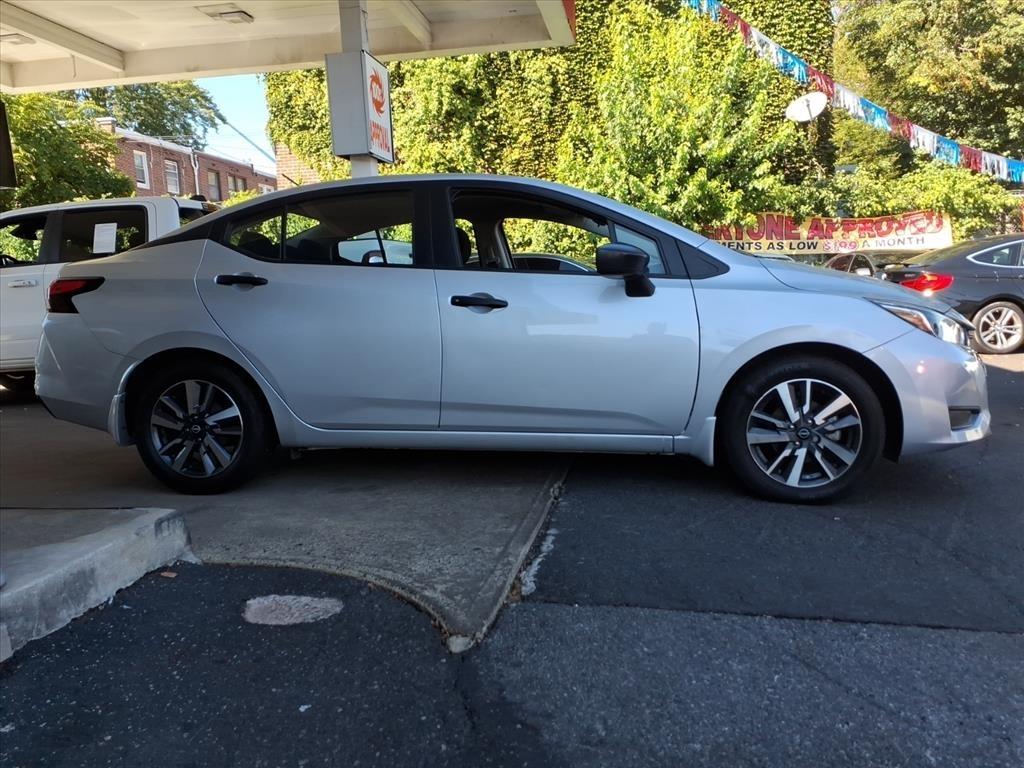 Nissan Versa  2024