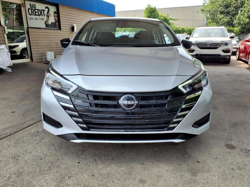 Nissan Versa  2025