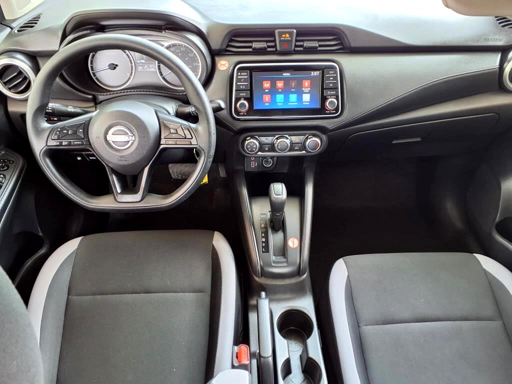 Nissan Versa  2025