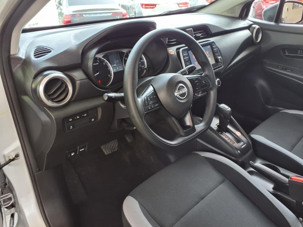 Nissan Versa  2025