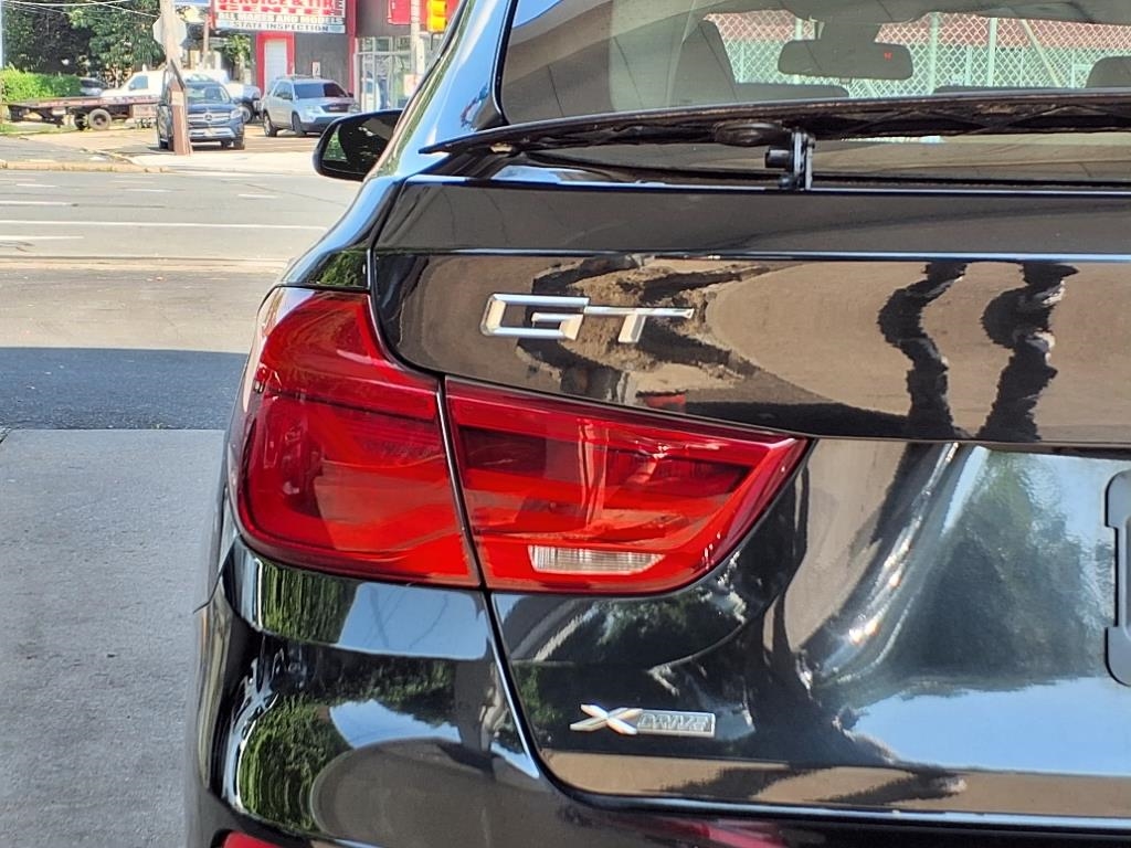 BMW 3 Series  2018 BMW 3 Series  2018