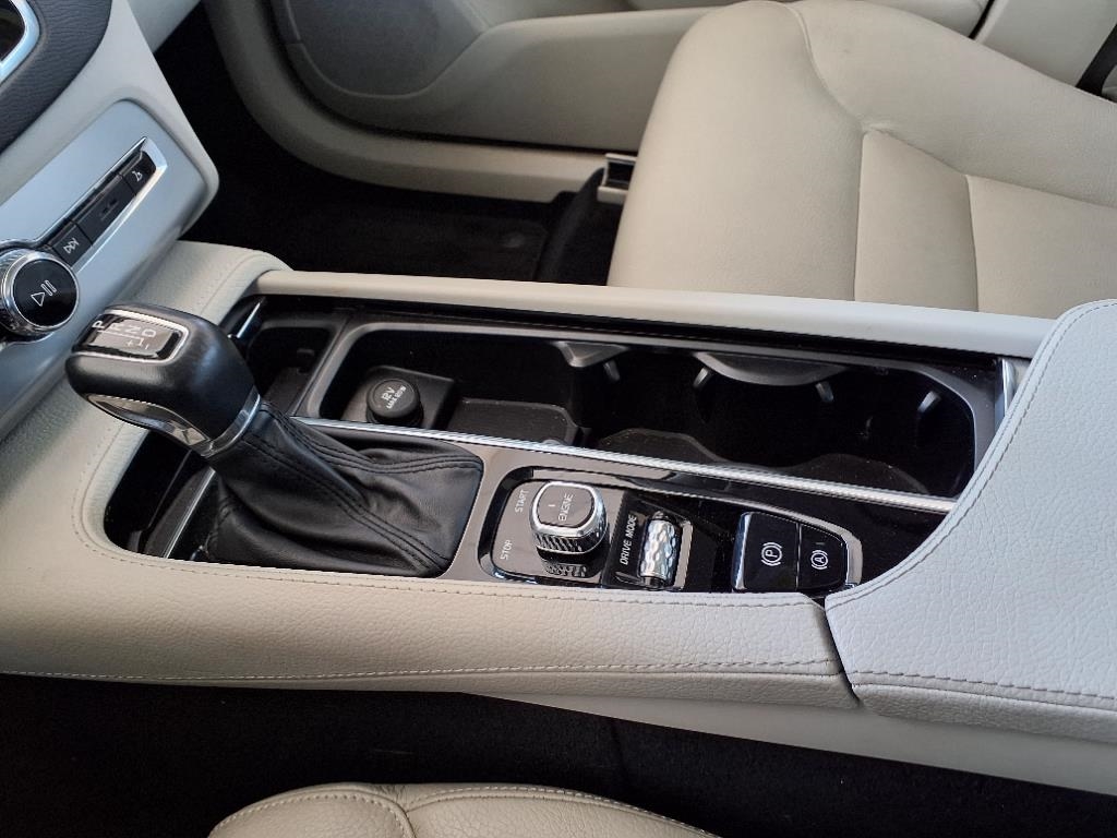 Volvo XC90  2016 Volvo XC90  2016