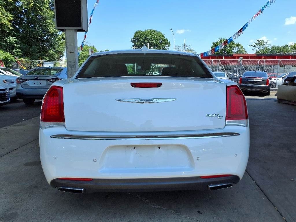 Chrysler 300  2017