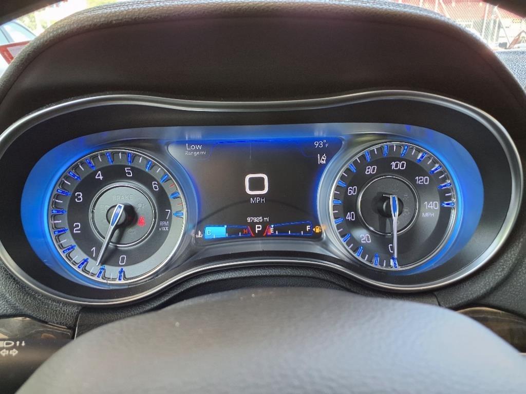 Chrysler 300  2017