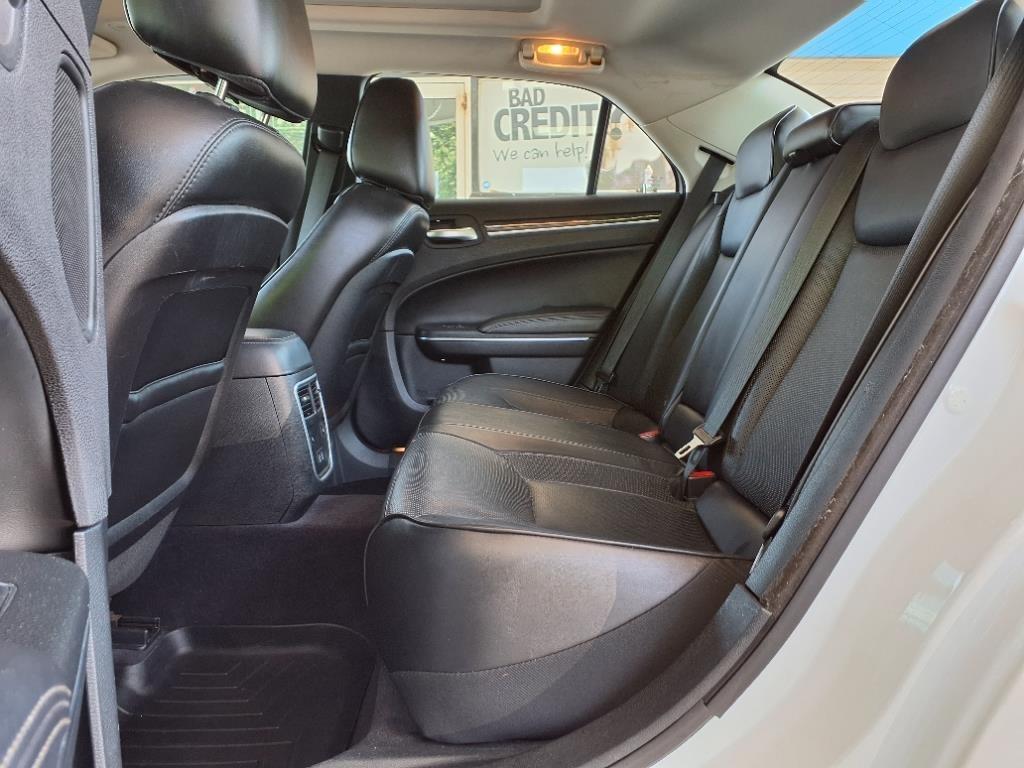Chrysler 300  2017