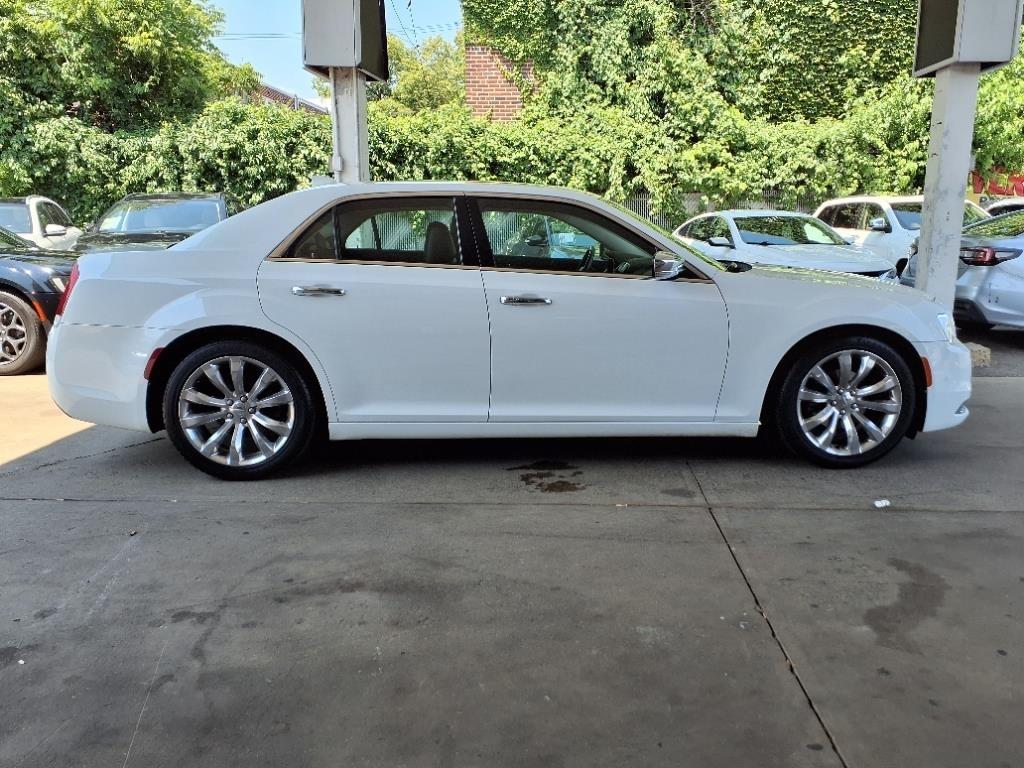 Chrysler 300  2017