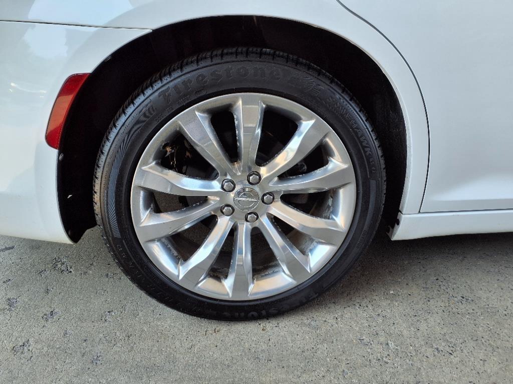 Chrysler 300  2017