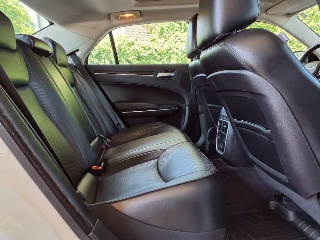 Chrysler 300  2017